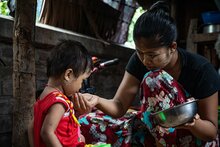Manglende finansiering hæmmer WFP's livreddende operationer, mens sultkrisen i Myanmar forværres